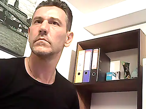 mastercharisma35 (Ask my age) - like tip + 150 tokens 4 minute private