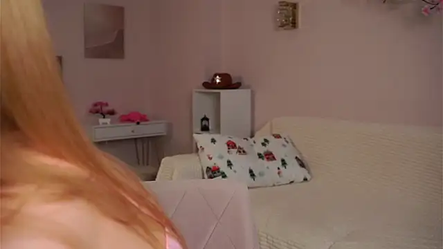 sunnivacovil - SunnivaCovil's free webcam - UK Sex Cams