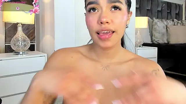 naylagrey - NaylaGrey's free webcam - UK Sex Cams