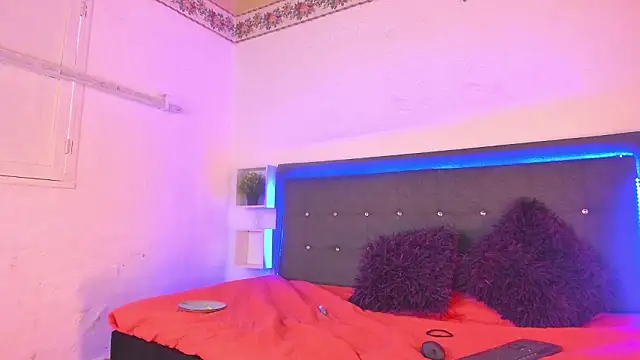 ale_cuzz - Ale_cuzz's free webcam - UK Sex Cams