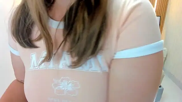 leynabraun - LEYNABRAUN's free webcam - UK Sex Cams