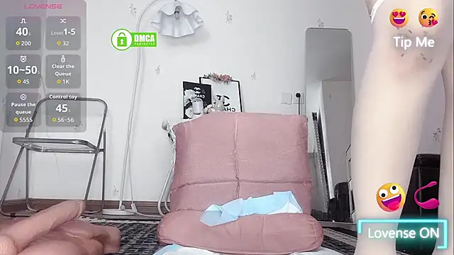 momo-5952 (F young) - 拿掉万恶的内裤和乳贴8min