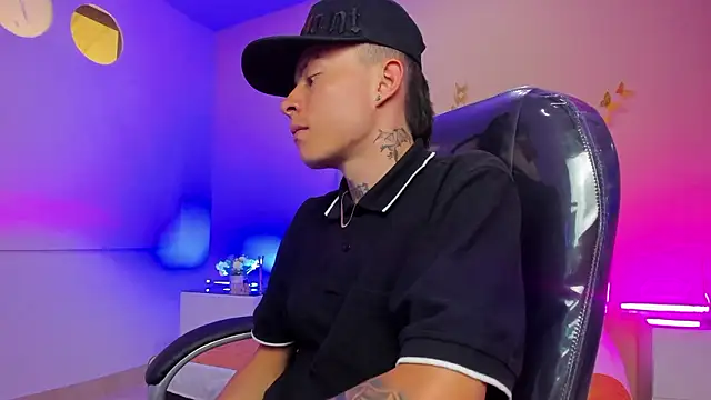 nascary_fox (M twink) - spank ass