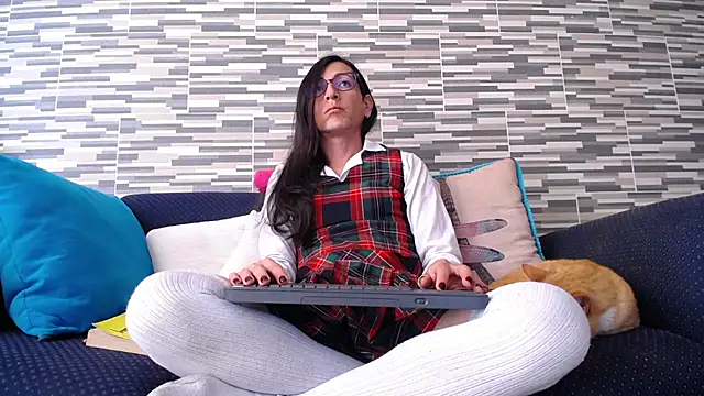 Violeta Gomez Co (VioletaGomezCo)