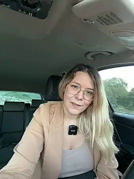 EmyLana live cam profile