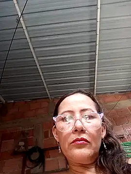 salome_69 (F milf) - Anal en ducha al aire libre