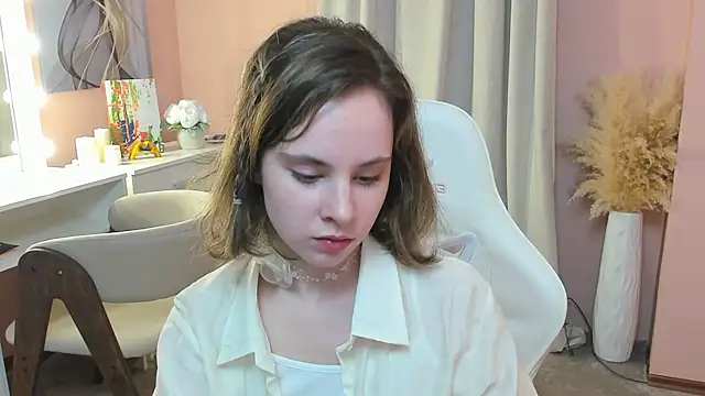 crystaleah - CrystaLeah's free webcam - UK Sex Cams