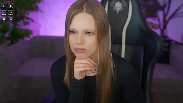 charlotte_dreams (F young) - massage tits handbra / flash