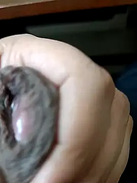 wrong_man25 (M young) - Cum in public