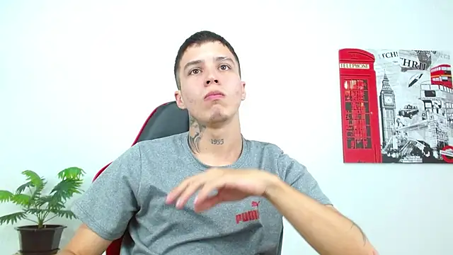 Cumandres18 live sex cam