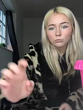 blondie_sofia_essexbabe - Blondie_Sofia_Essexbabe's free webcam - UK Sex Cams