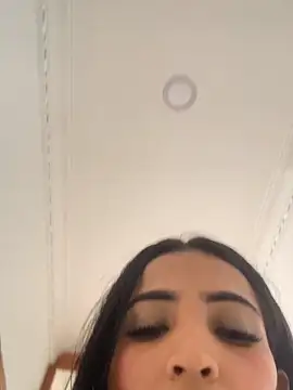 Webcam Model (Rosa_25x)  is live.Free join now!