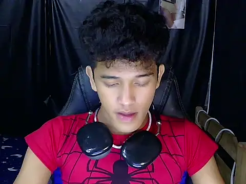 hugekenbigcock live sex cam