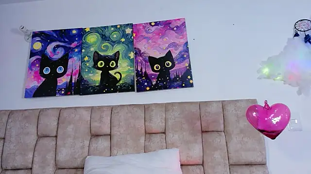 miiablumm_ - MiiaBlumm_'s free webcam - UK Sex Cams