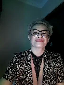 lunablaise (Ask my age) - Make me wanna cum for you!