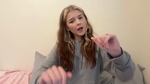 kykybaby4444's live cam