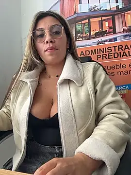 LIZ-06_ live cam profile