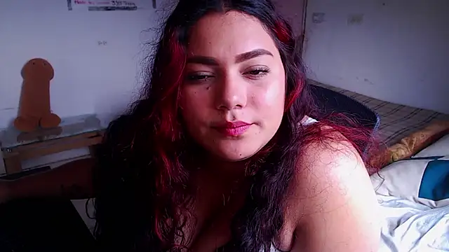 girl_milk2 (F young) - show ass