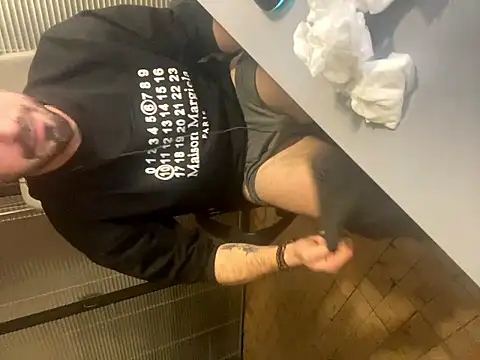 giorgakaci69 live sex cam