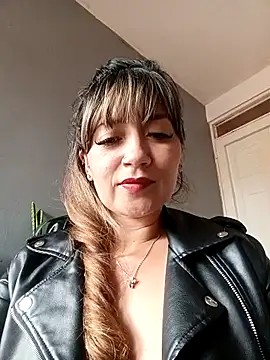 tata_sanz_ live sex cam