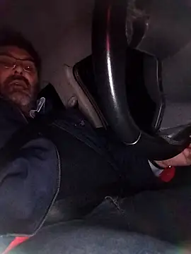 necroforo (M mature) - Doccia e gioco con dildo a casa