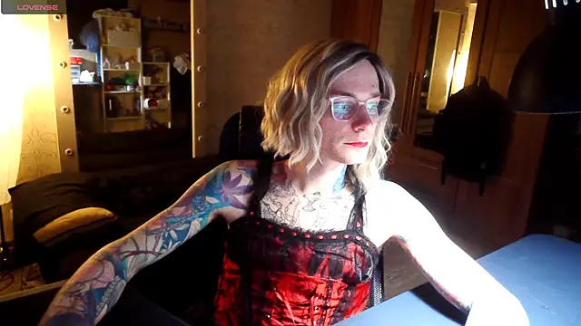 Julia_dolls Live Webcam on Stripchat