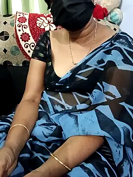 tinarosy13 - Tinarosy13's free webcam - UK Sex Cams