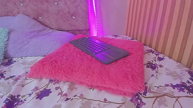 lovely__kiss__ (F teen) - Show Cum