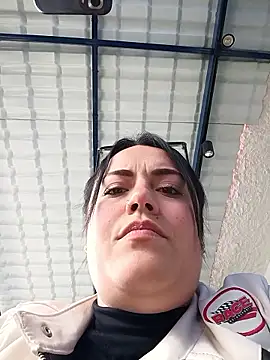 lesly_10- - Lesly_10-'s free webcam - UK Sex Cams