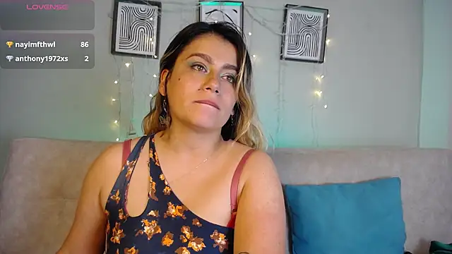 sweet_bella_valery (F young) - Show titis ☘️