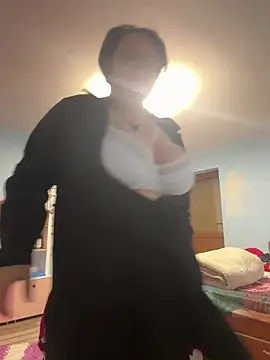 i_amarquette (F mature) - striptease