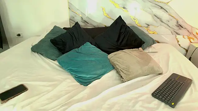 pretty_ariiel (T young) - make me happy