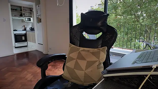 den_bluexx - Den_BlueXx's free webcam - UK Sex Cams