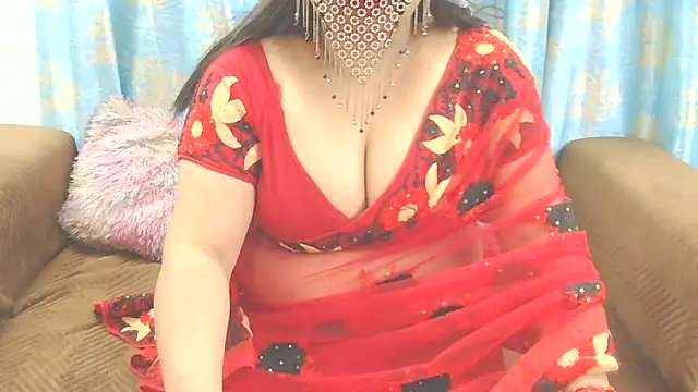 sheetaldave (F milf) - oil on boobs