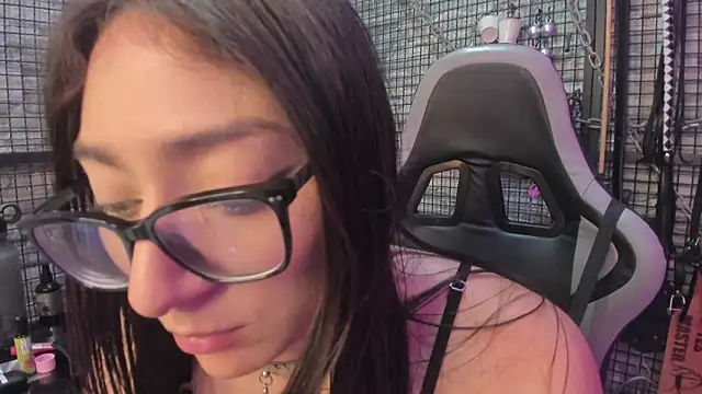 mariianaa__ - Mariianaa__'s free webcam - UK Sex Cams