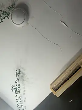 milky_denni live sex cam