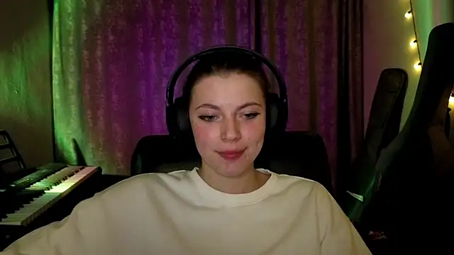 cutieanny - CutieAnny's free webcam - UK Sex Cams