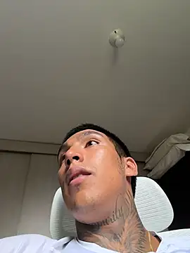 sendfer (M young) - Strepers to the floor, deep cock