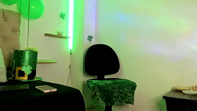 eimyy_rouse - Eimyy_rouse's free webcam - UK Sex Cams