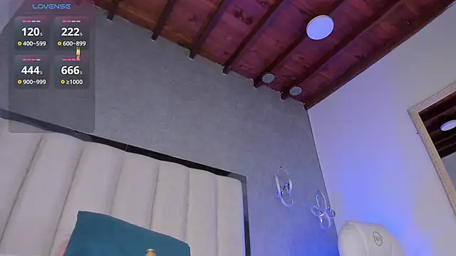 ambarr_moon_ (F young) - Shake big Ass + 5 Hard Spank Ass