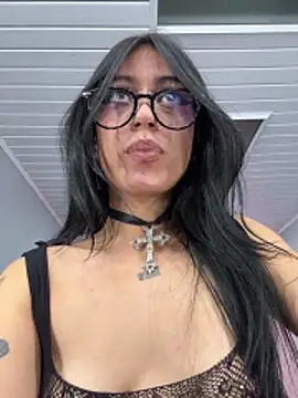 mialiberty (F young) - Remove Kitty's plug