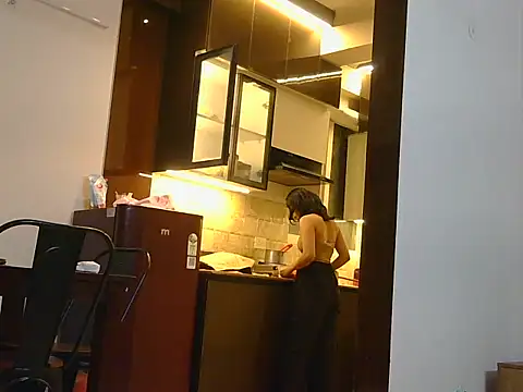 piyyuu (F young) - boobs show