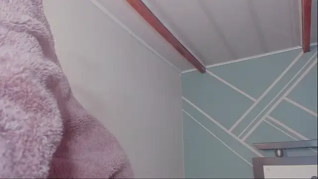 lucy-bluesea - Lucy-Bluesea's free webcam - UK Sex Cams