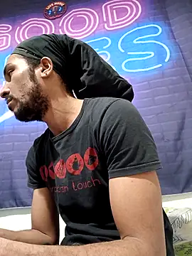 mikaaa97 - Mikaaa97's free webcam - UK Sex Cams