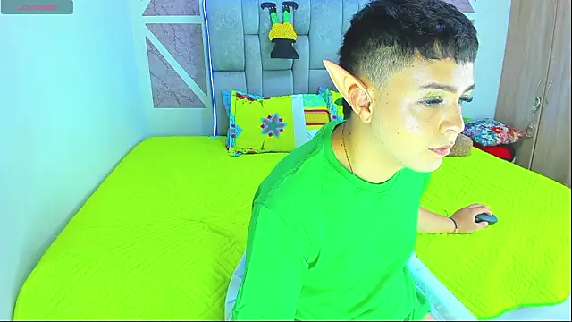 christopher_hot (M young) - fingers in the little elf's ass