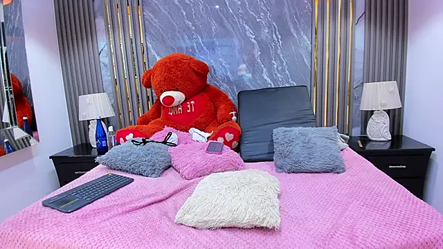 HeidyWillss live cam profile