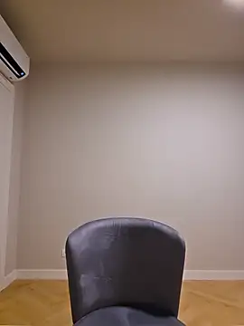 MiaRides19 live cam profile