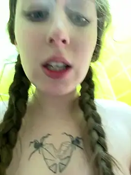 FroggyAnna live cam profile