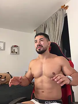 ezzio_scolaro - Ezzio_Scolaro's free webcam - UK Sex Cams