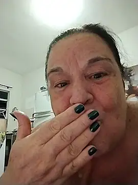 Yaya_Mineira live sex cam